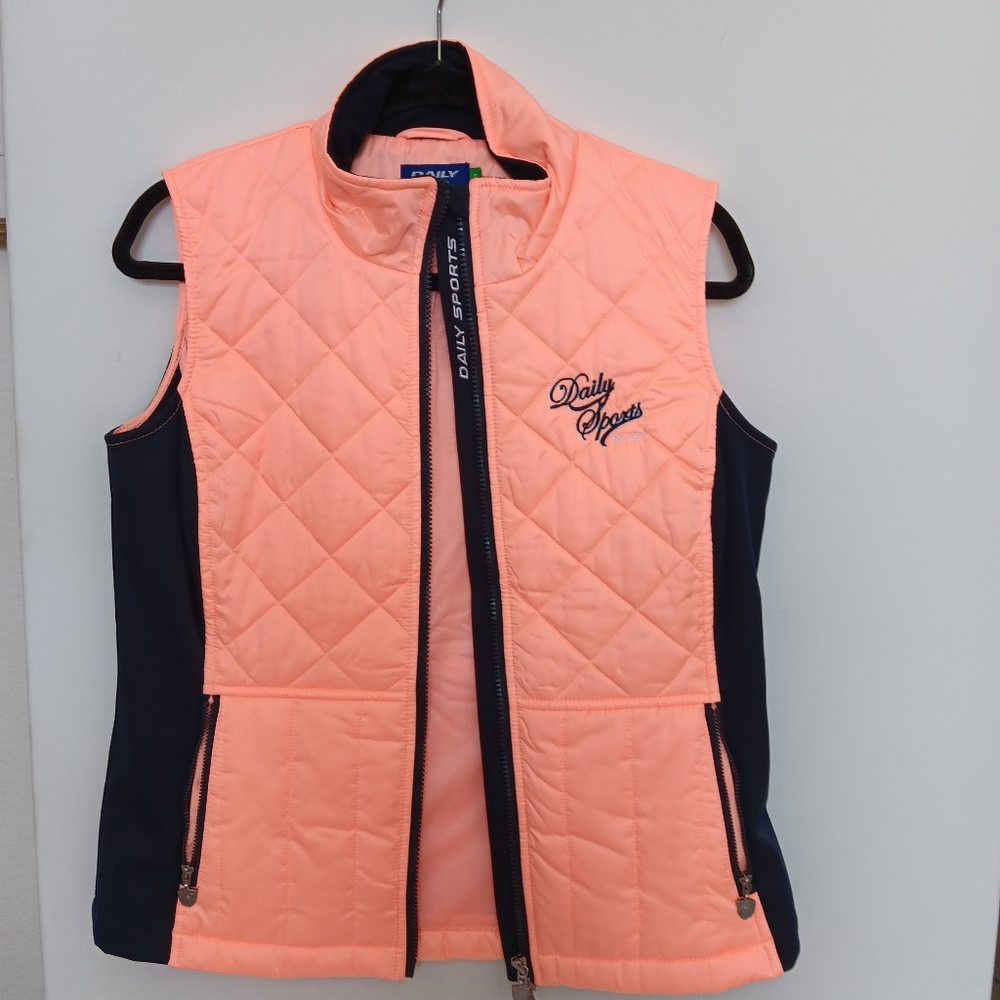 DAILY Womens Golf Vest